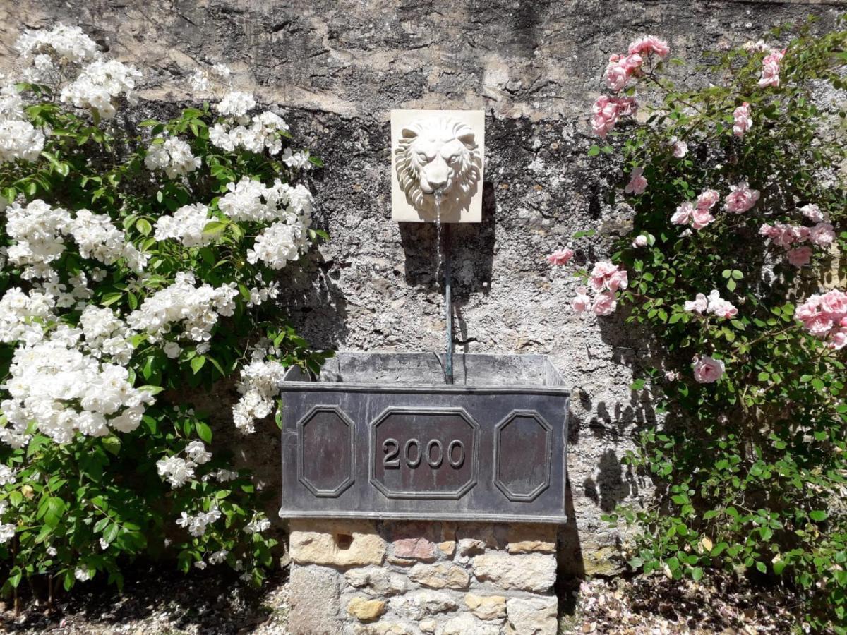 14Th Century Priory In Pressigny Bed & Breakfast Pressigny  Exterior photo