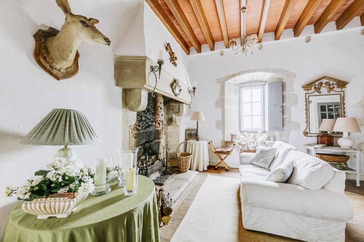 14Th Century Priory In Pressigny Bed & Breakfast Pressigny  Exterior photo